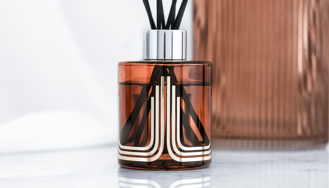 Diffuseurs de parfum oriental : mystère et sensualité dans la maison