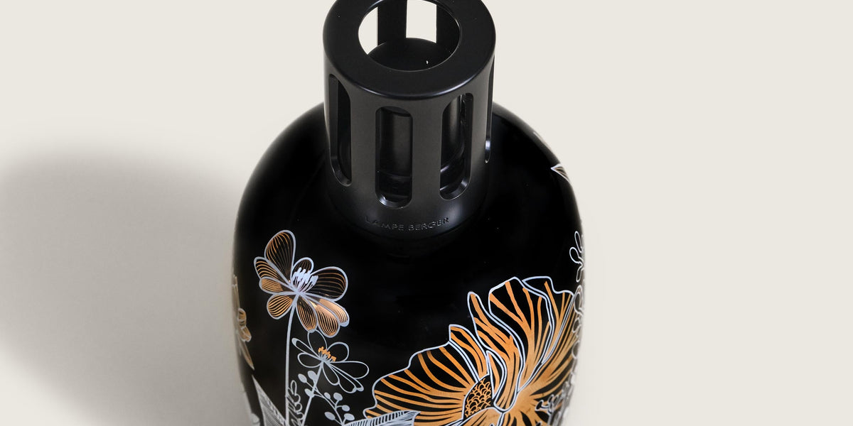 Lampe Berger Paris - Floral Noir Sur Porcelaine Blanche - Monture Ajourée - Occasion Parfaite - France