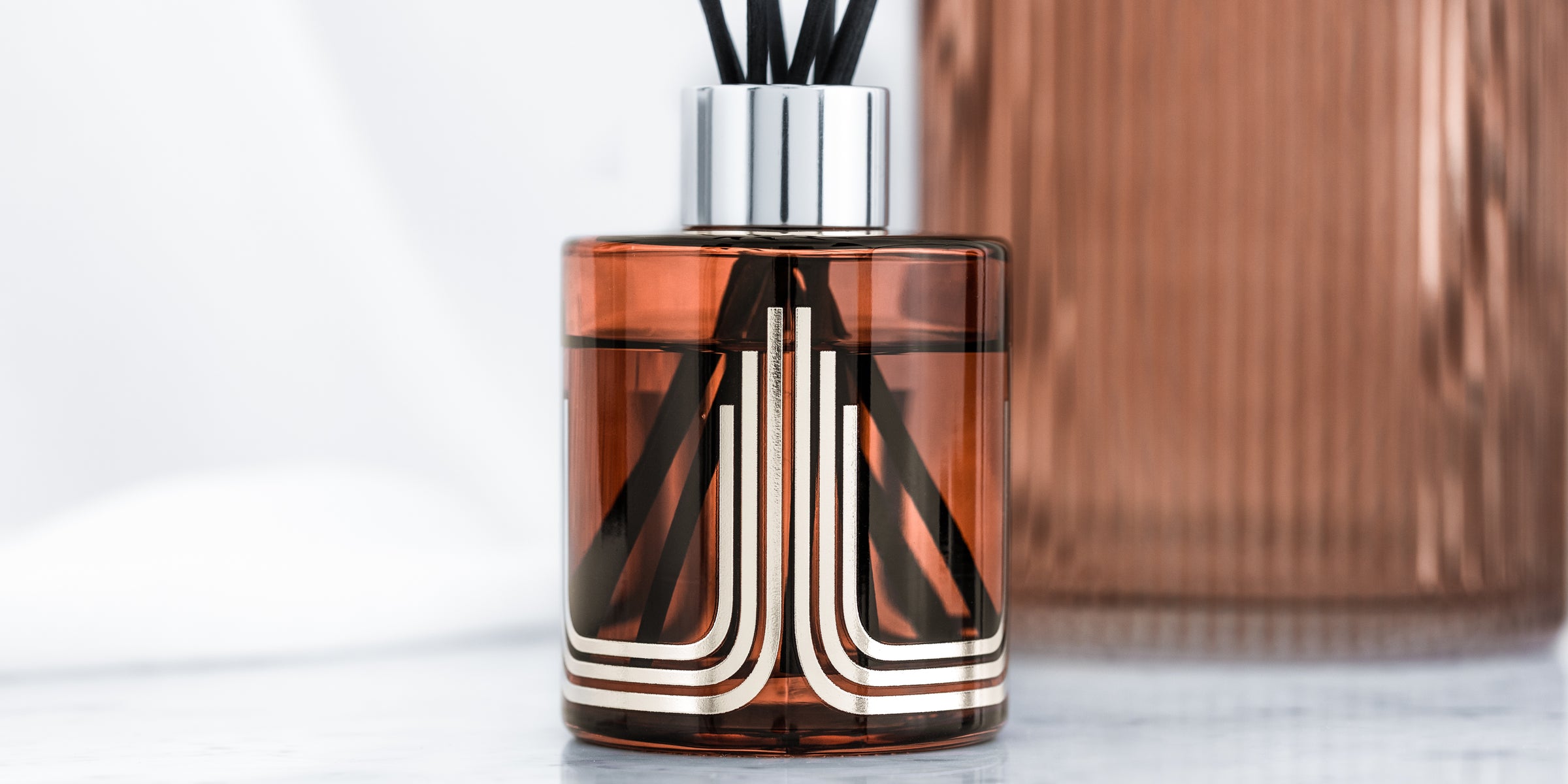 Diffuseurs de parfum oriental : mystère et sensualité dans la maison