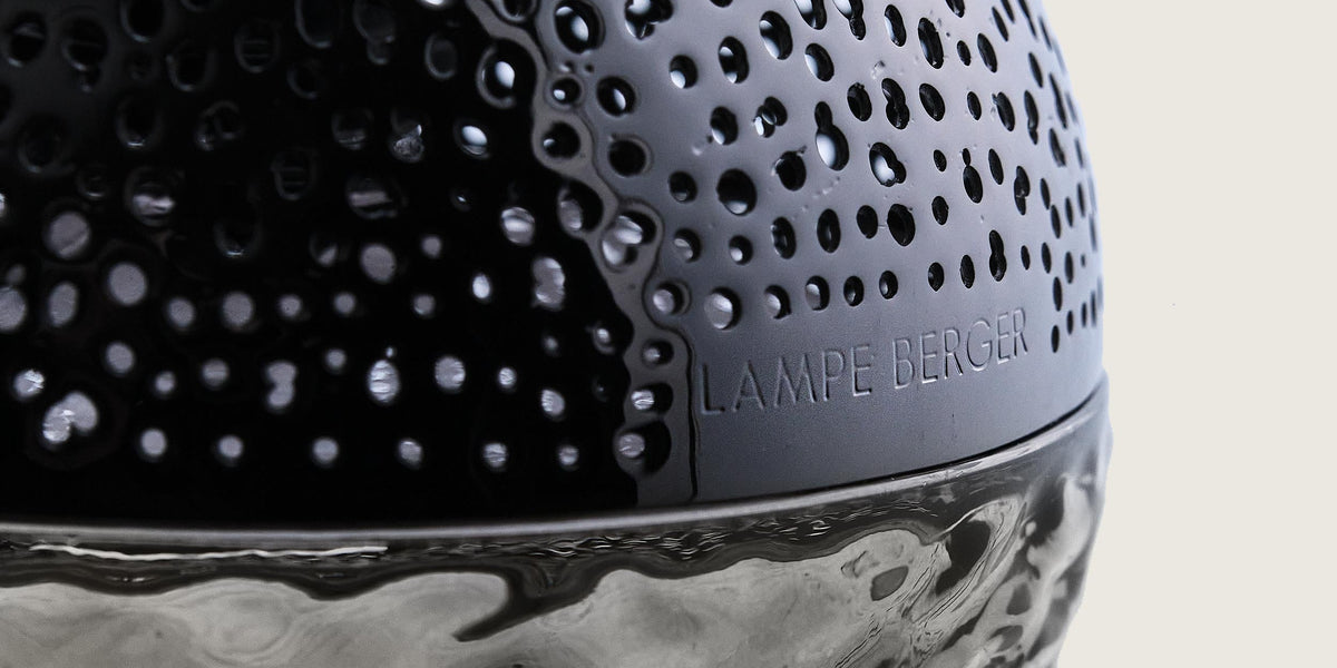Lampe Berger En Porcelaine, Noir Profond, élégante, état Très Bon, Pour Parfumer La Maison