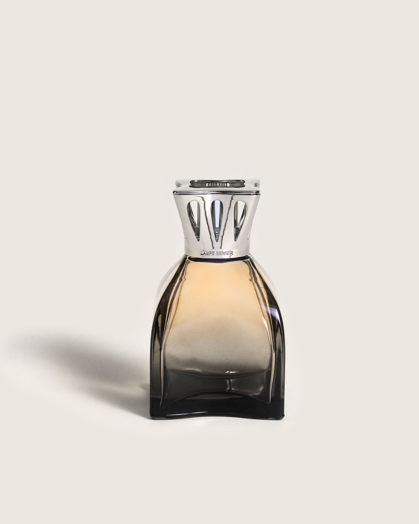 MAISON BERGER - Lampe Berger Modèle Alpha - Diffuseur de lampe de parfum  d'intérieur - 17 x 9,4 x 5,6 cm - Comprend un parfum sous l'olivier - 8,45