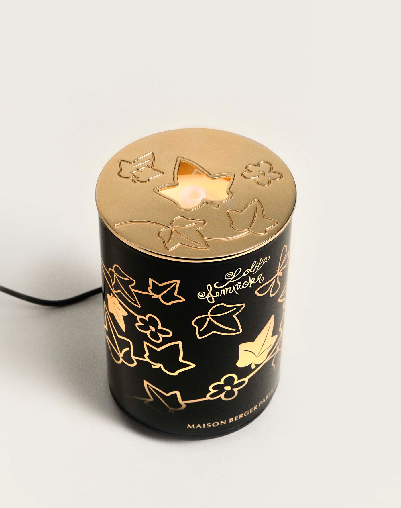 Recharge diffuseur électrique coloris transparent Lolita Lempicka Lampe  Berger - 475 ml : Diffuseurs de parfum et recharges MAISON BERGER PARIS  maison - botanic®