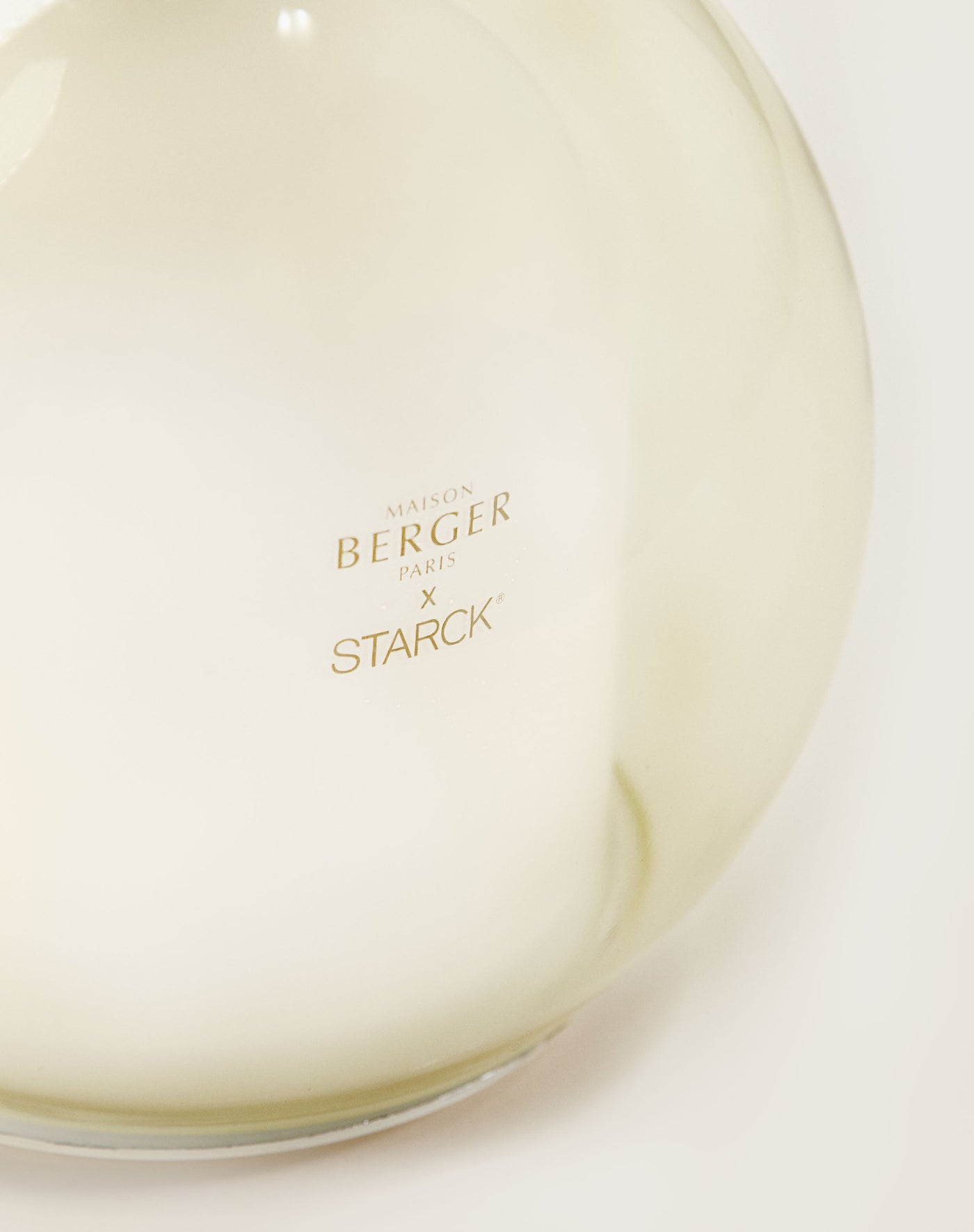 Diffuseur électrique Maison Berger Paris by Starck Peau d'Ailleurs